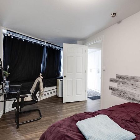 Bright Parkdale Court - Little Portugal W/ Free Parking Appartement Toronto Buitenkant foto