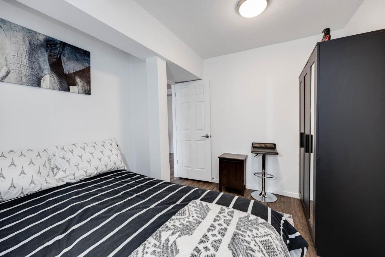 Bright Parkdale Court - Little Portugal W/ Free Parking Appartement Toronto Buitenkant foto